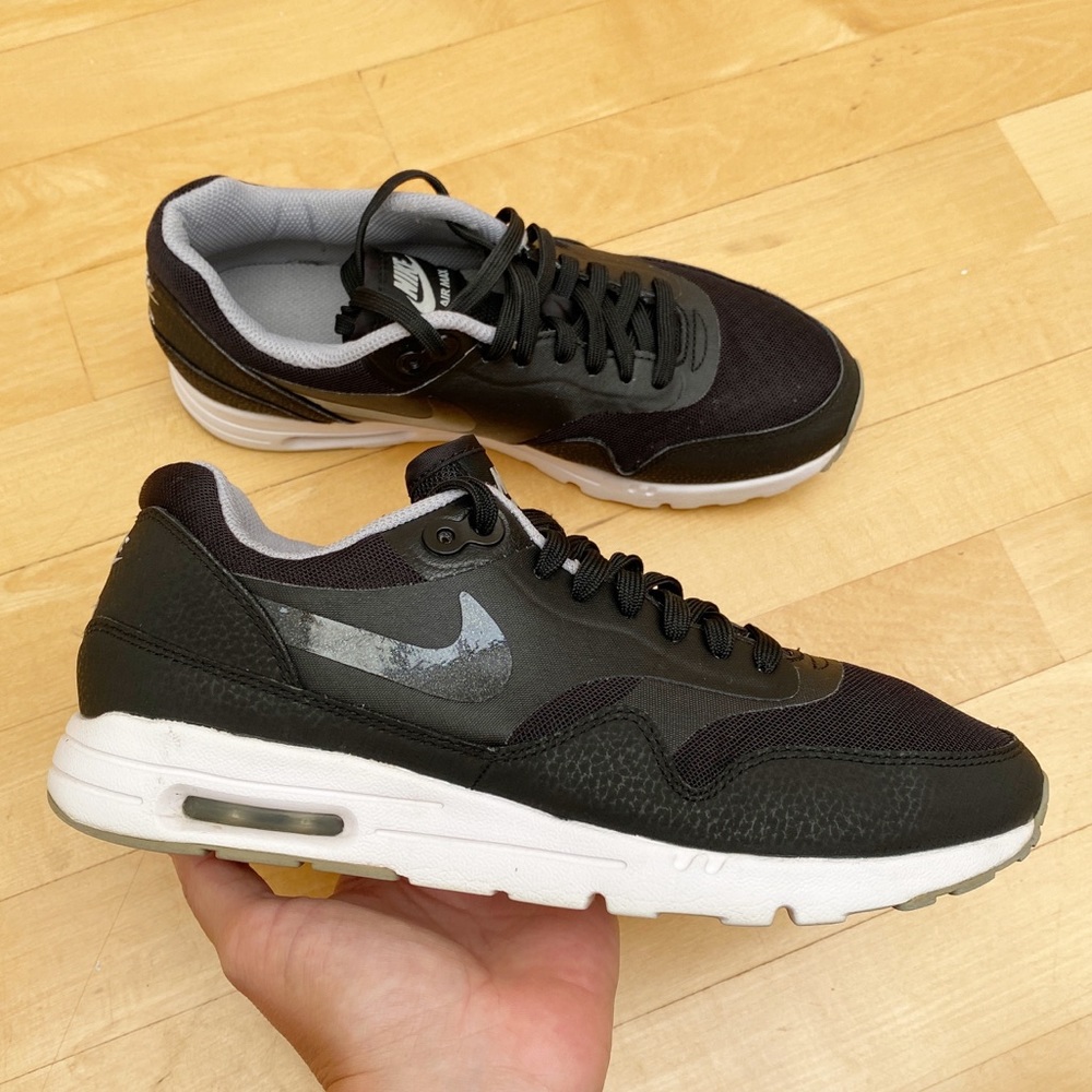 NIKE Air Max